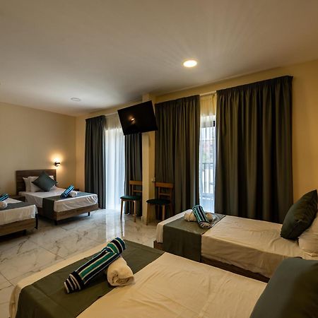 Euroclub Hotel Сейнт Полс Бей Екстериор снимка