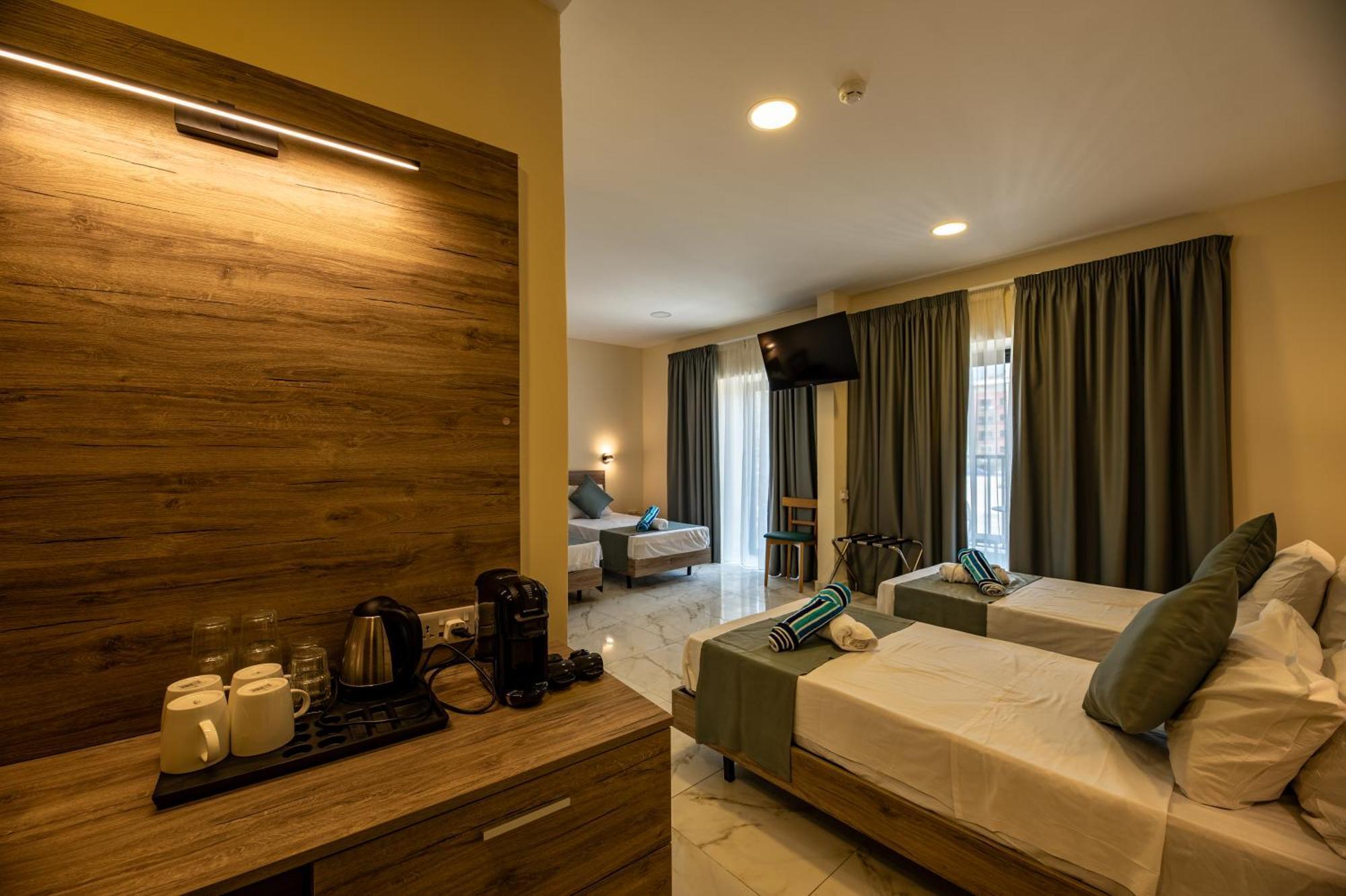 Euroclub Hotel Сейнт Полс Бей Екстериор снимка